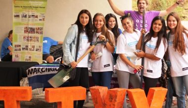 Feria de la Solidaridad recibió a los nuevos alumnos en Peñalolén