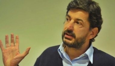 Claudio Agostini, economista de la Escuela de Gobierno, entre los mejores del mundo