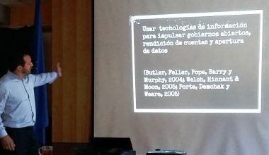 Carlos Franco, profesor de Periodismo UAI, expuso en Universidad de Chile