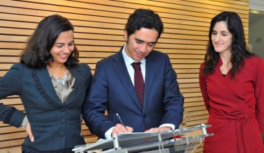 UAI y Harvard firmaron acuerdo para realizar primer mapeo de filantropía global