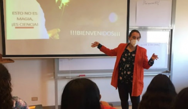 Arte y Ciencia: académicas UAI dictan talleres para escolares de Peñalolén