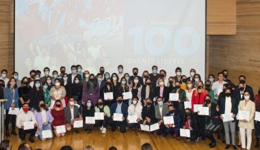 “100 jóvenes líderes” reciben reconocimiento en la UAI