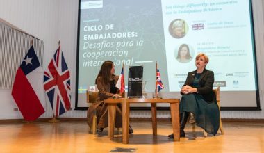 See things differently: embajadora de Reino Unido visita la UAI