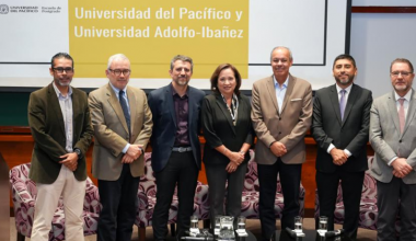 Centro de Competencia CeCo UAI sella alianza internacional con Perú
