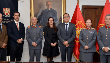 UAI firma convenio de colaboración académica con el Ejército de Chile